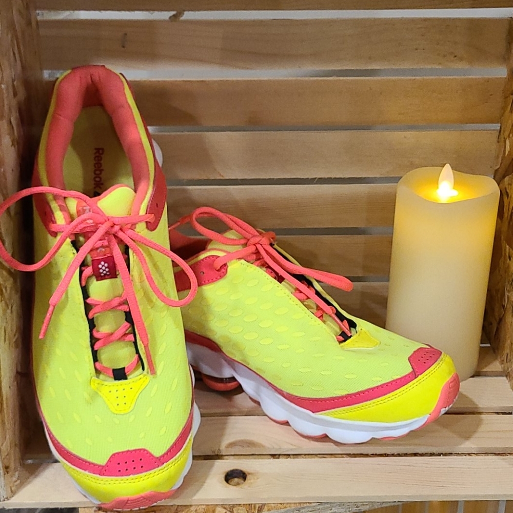 Woman's Reebok DMX Sky Runners Size 11